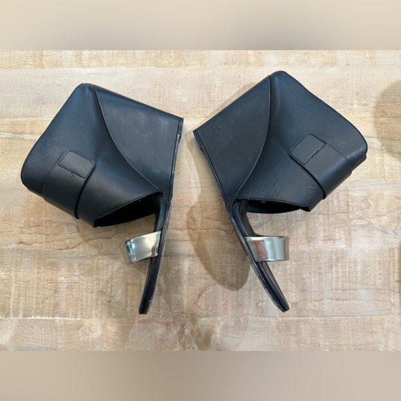 Vince KARMA - 2 black leather pewter silver wedge heel sandal mules - Picture 4 of 14